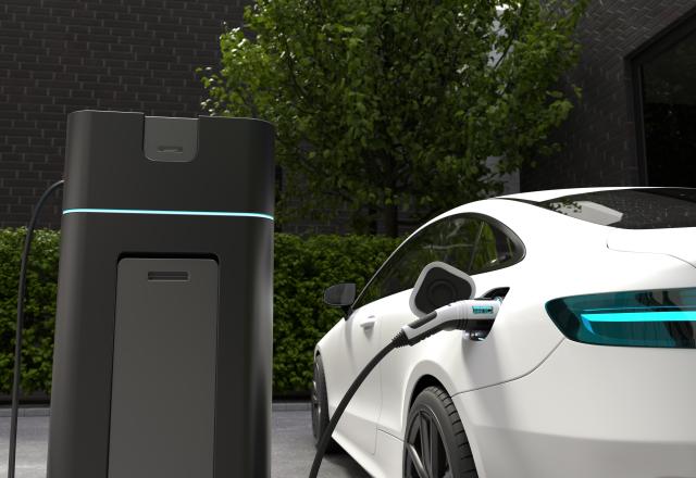 Polnjenje električnega avtomobila