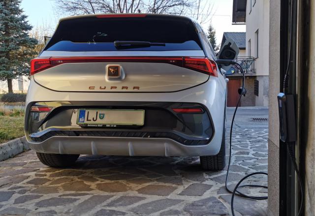Električne polnilne postaje